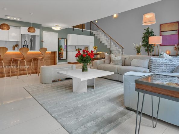 1111 SW 1st Ave 721N, Miami FL 33130