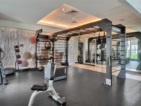 1111 SW 1st Ave 721N, Miami FL 33130