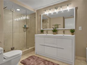 1111 SW 1st Ave 721N, Miami FL 33130