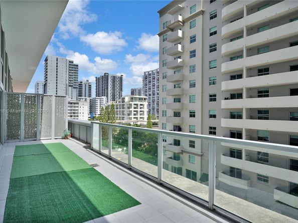 1111 SW 1st Ave 721N, Miami FL 33130