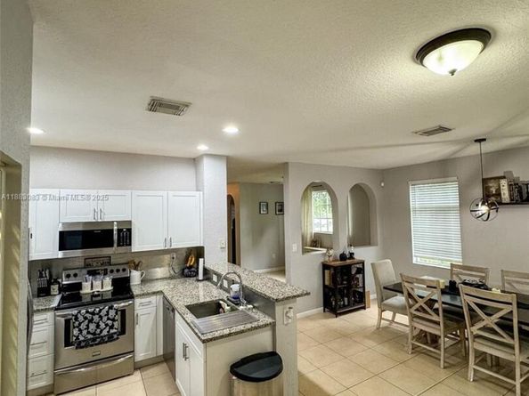 27841 SW 140th Ave, Homestead FL 33032