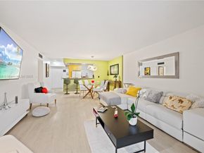 424 SE 10th St 104, Dania Beach FL 33004