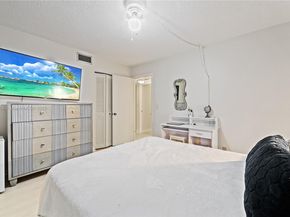 424 SE 10th St 104, Dania Beach FL 33004