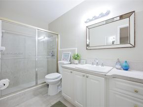 609 S Crescent Dr, Hollywood FL 33021