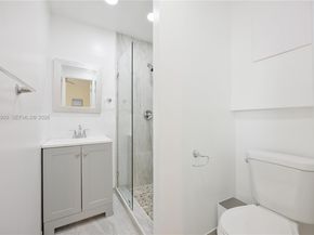 609 S Crescent Dr, Hollywood FL 33021