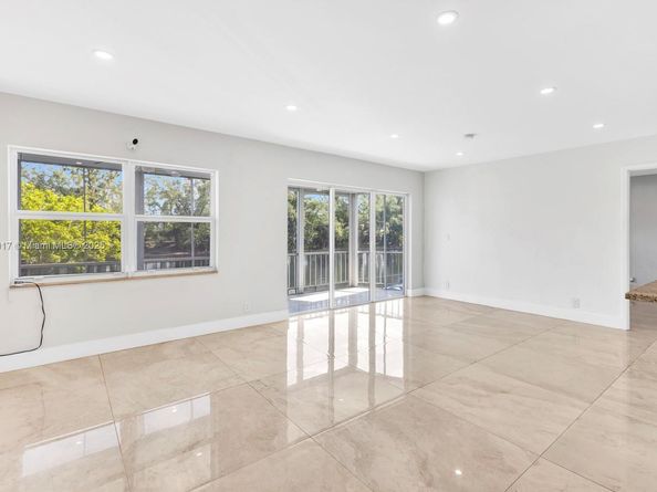 300 Diplomat Pkwy 204, Hallandale Beach FL 33009