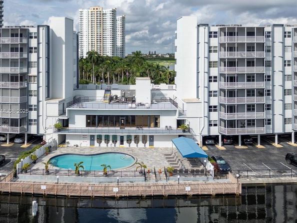 300 Diplomat Pkwy 204, Hallandale Beach FL 33009