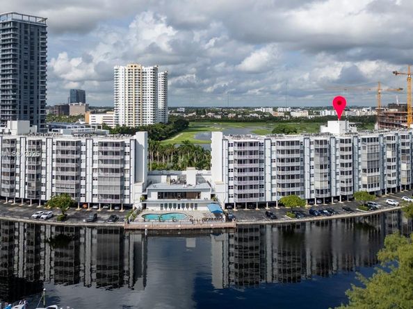 300 Diplomat Pkwy 204, Hallandale Beach FL 33009