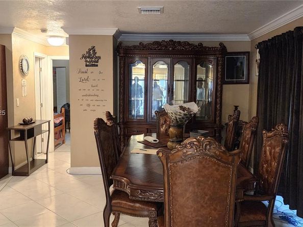 7707 SW 8th St, North Lauderdale FL 33068