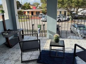 952 E 19th St, Hialeah FL 33013