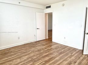 401 69th St 405, Miami Beach FL 33141