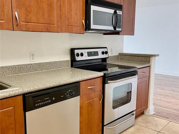 401 69th St 405, Miami Beach FL 33141