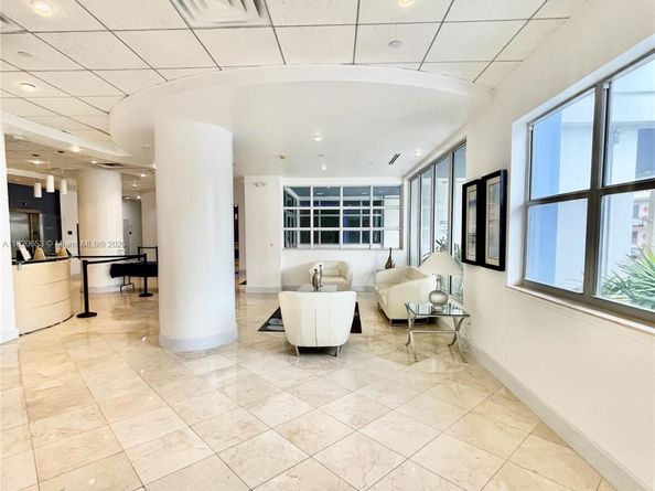 401 69th St 405, Miami Beach FL 33141