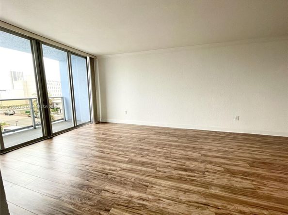 401 69th St 405, Miami Beach FL 33141