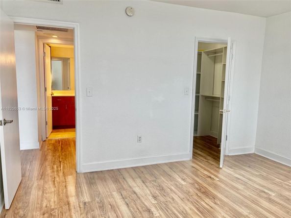 401 69th St 405, Miami Beach FL 33141