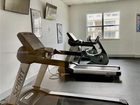 401 69th St 405, Miami Beach FL 33141