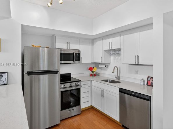 2630 SW 28th St 51, Miami FL 33133