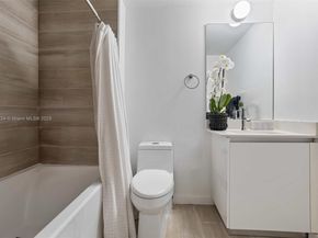 1600 SW 1st Ave 704, Miami FL 33129