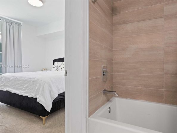 1600 SW 1st Ave 704, Miami FL 33129