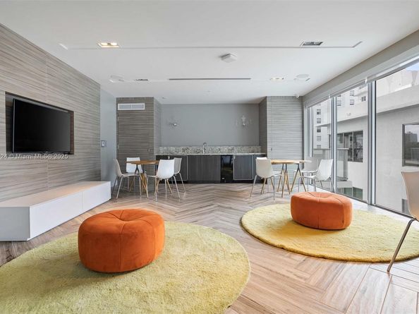 1600 SW 1st Ave 704, Miami FL 33129