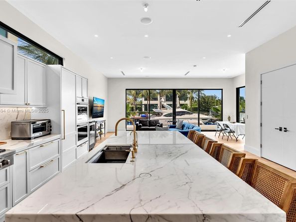 13045 Coronado Ter, North Miami FL 33181