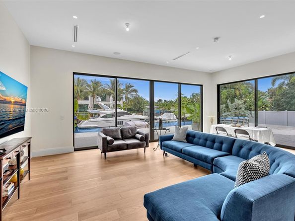 13045 Coronado Ter, North Miami FL 33181