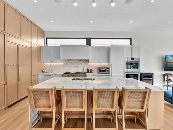 13045 Coronado Ter, North Miami FL 33181