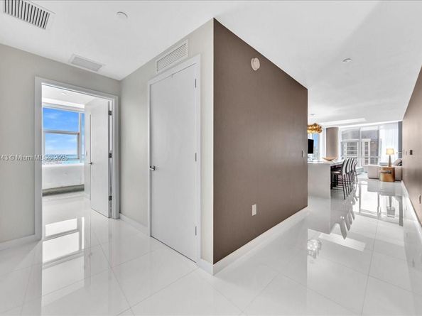 851 NE 1st Ave 3711, Miami FL 33132