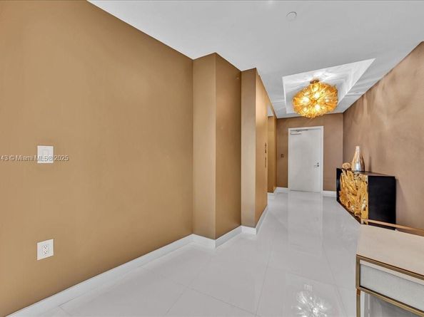 851 NE 1st Ave 3711, Miami FL 33132