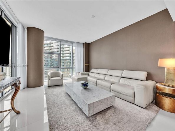 851 NE 1st Ave 3711, Miami FL 33132