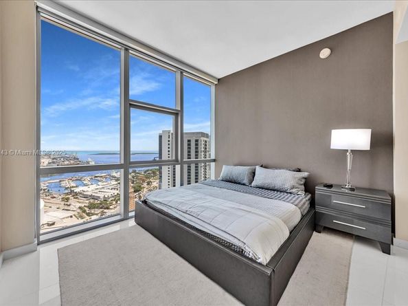 851 NE 1st Ave 3711, Miami FL 33132