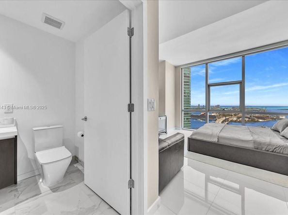 851 NE 1st Ave 3711, Miami FL 33132