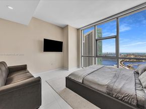 851 NE 1st Ave 3711, Miami FL 33132