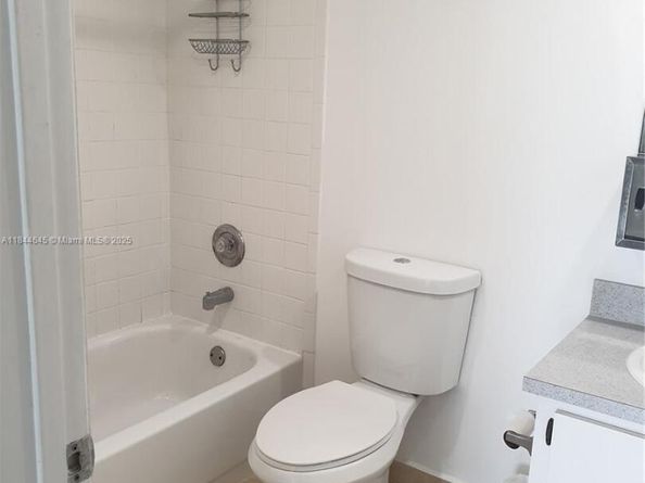 2600 Collins Ave 309, Miami Beach FL 33140