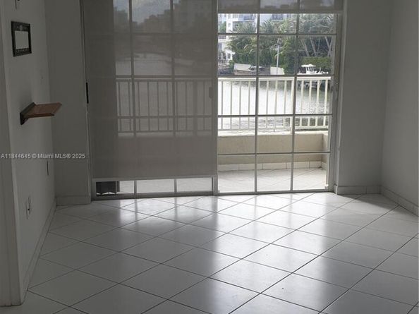 2600 Collins Ave 309, Miami Beach FL 33140