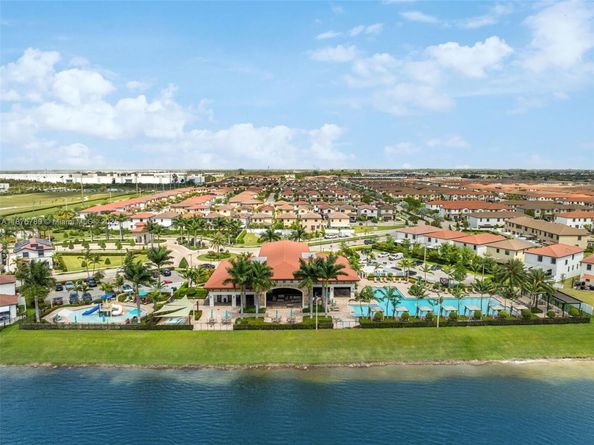 10582 W 33rd Ln, Hialeah FL 33018