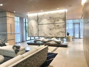 45 SW 9th St 3009, Miami FL 33130