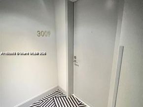 45 SW 9th St 3009, Miami FL 33130