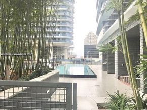45 SW 9th St 3009, Miami FL 33130