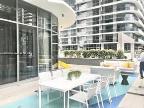 45 SW 9th St 3009, Miami FL 33130