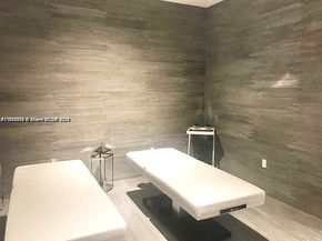 45 SW 9th St 3009, Miami FL 33130