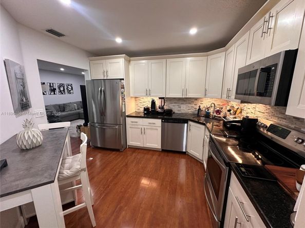 4400 NW 30th St 224, Coconut Creek FL 33066