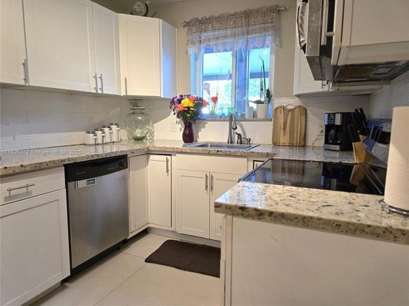 6626 SW 1st Ct, Pembroke Pines FL 33023