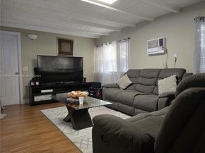 6626 SW 1st Ct, Pembroke Pines FL 33023