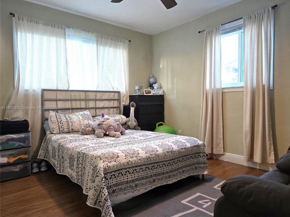 6626 SW 1st Ct, Pembroke Pines FL 33023