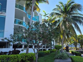 7900 Harbor Island Dr 703, North Bay Village FL 33141