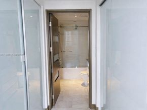 701 Brickell Key Blvd 1611, Miami FL 33131