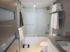 701 Brickell Key Blvd 1611, Miami FL 33131