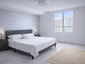 701 Brickell Key Blvd 1611, Miami FL 33131