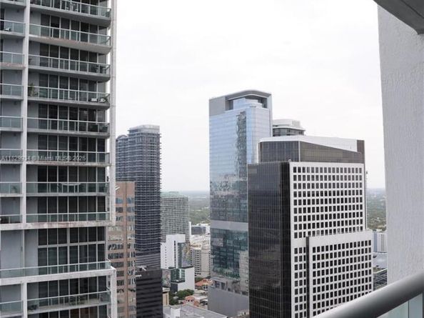 475 Brickell Ave 4207, Miami FL 33131